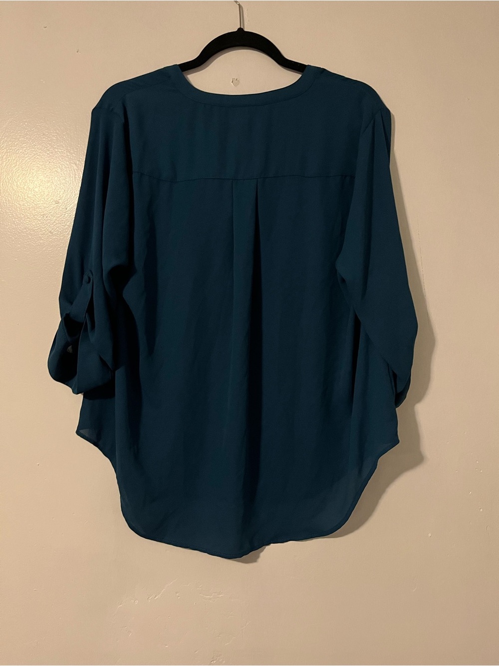 torrid Harper Teal V-Neck Roll-Tab Blouse - Picture 4 of 5